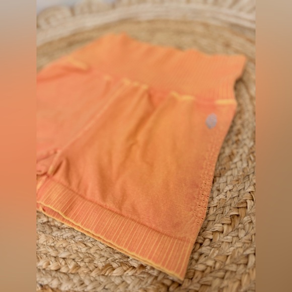 🌾 FP Movement Good Karma Running Shorts - Picture 4 of 4